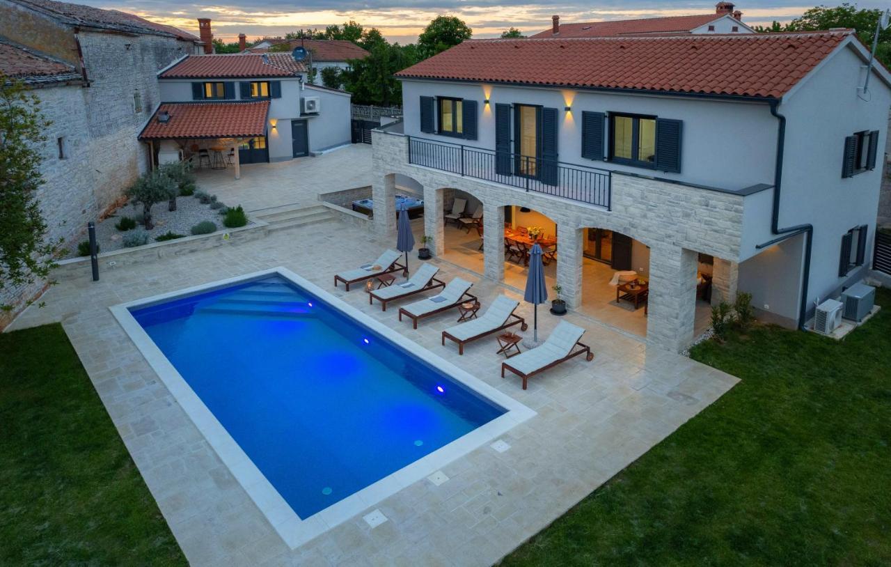 Villa Ajda With Heated Privat Pool, Jacuzzi, Sauna, 4 Bedroom, 4 Bathroom Svetvinčenat 外观 照片